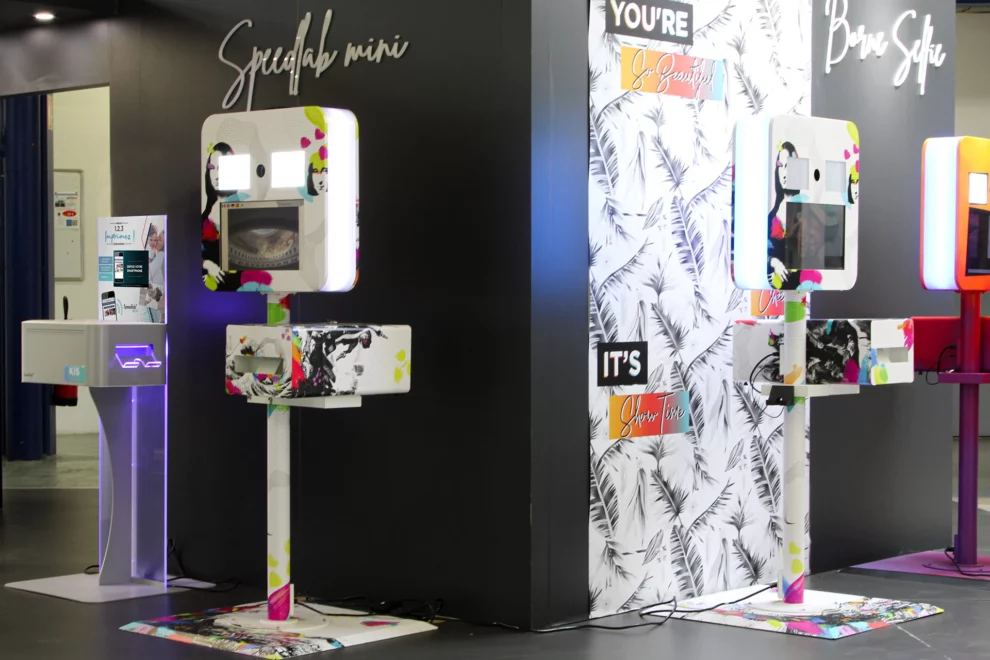 Location Photobooth événement – Location borne photo selfiebox Location borne photo pour vos évènements